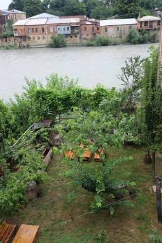 Hostal Guest House Rioni