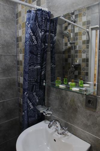 Hostal Guest House Kato