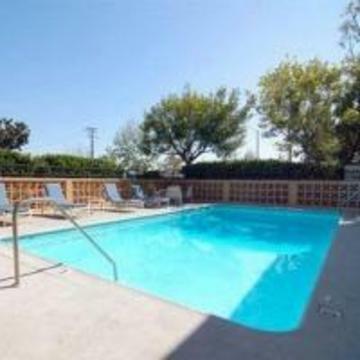 Hotel Anaheim Executive Inn & Suites