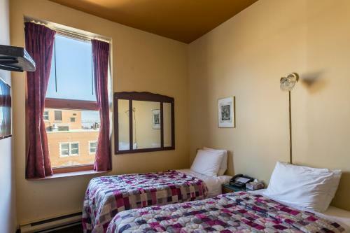 Hotel Champ De Mars Montreal
