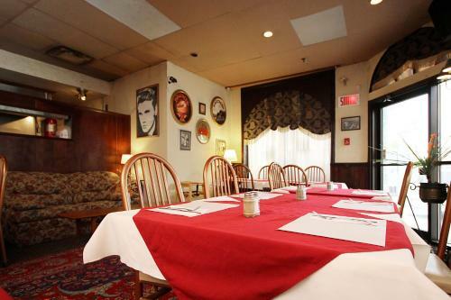 Hotel Champ De Mars Montreal
