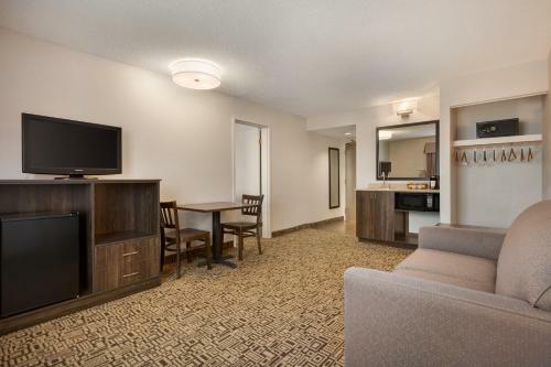 Hotel Travelodge Suites New Glasgow