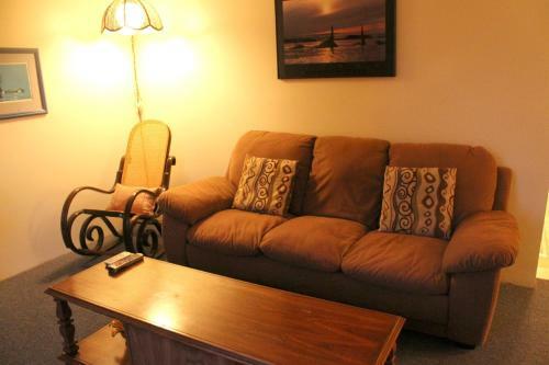 Port Renfrew Country Cottage