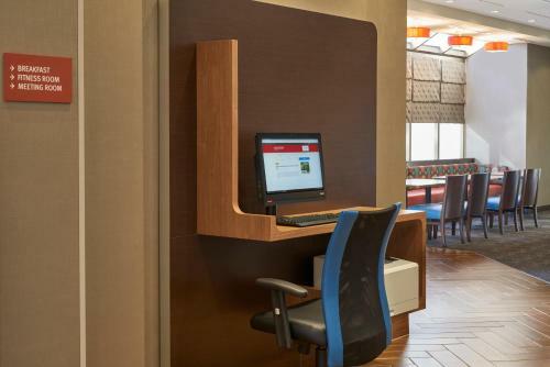 Hotel Towneplace Suites By Marriott Windsor