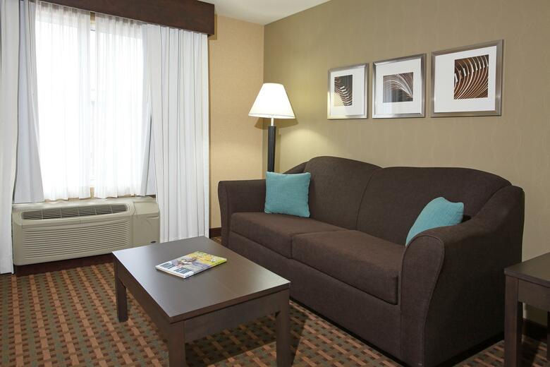 Holiday Inn Express Hotel & Suites Vernon