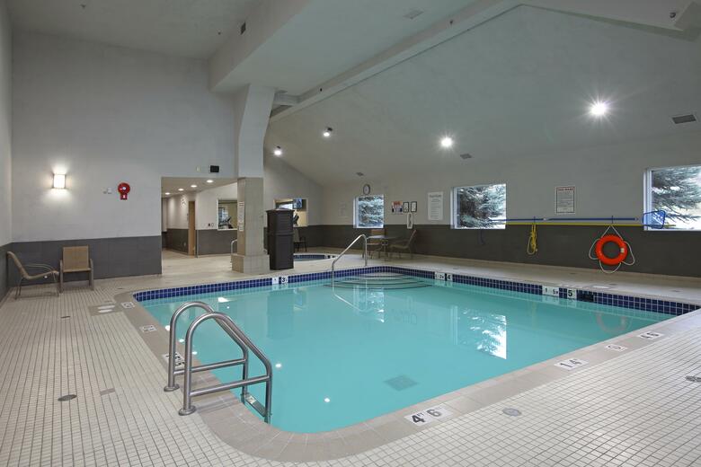Holiday Inn Express Hotel & Suites Vernon