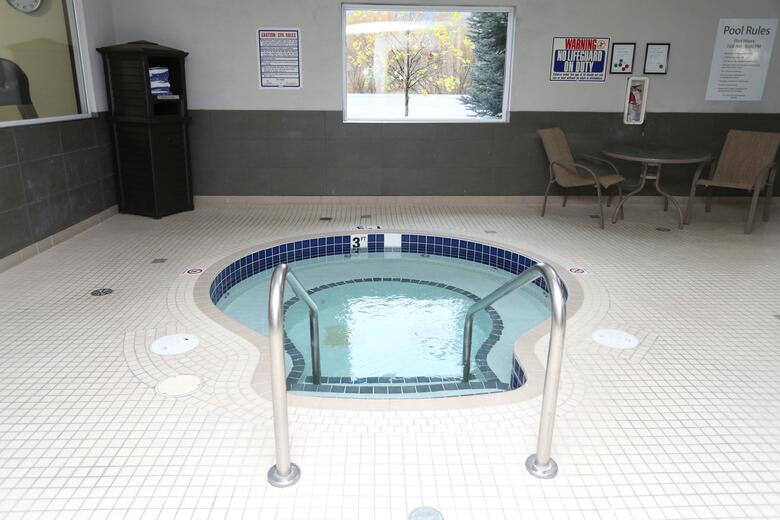 Holiday Inn Express Hotel & Suites Vernon