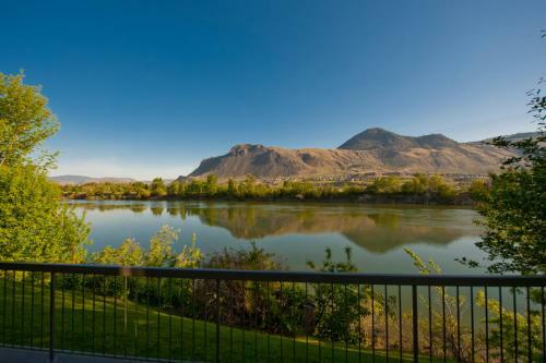 Hotel Riverland Inn & Suites