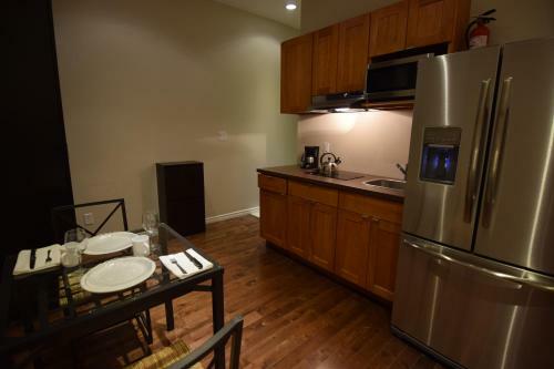 Posada The Lion Inn & Suites