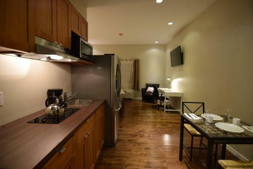 Posada The Lion Inn & Suites
