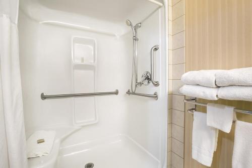 Hotel Super 8 By Wyndham High Level Ab