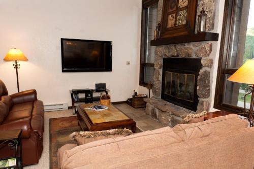 Cascade Village 131 Apartment