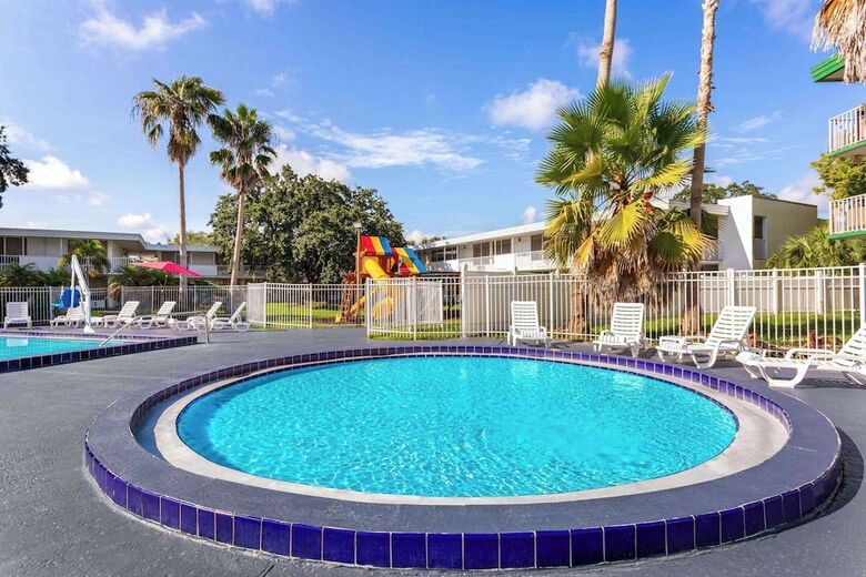 Hotel Developer Inn Maingate, A Baymont By Wyndham