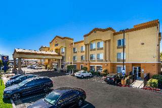 Hotel Comfort Inn & Suites