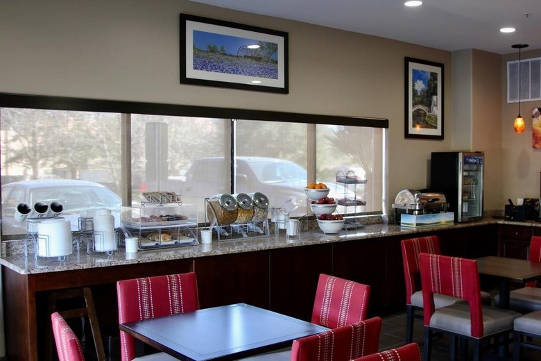 Hotel Comfort Suites