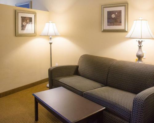 Hotel Comfort Suites Fredericksburg North