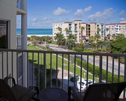 Aparthotel Sunset Vistas Two Bedroom Beachfront Suites