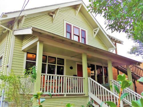 Posada Bluebird Guesthouse