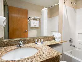 Hotel Microtel Inn Airport