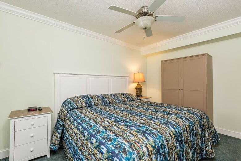 Hotel Sands Beach Club