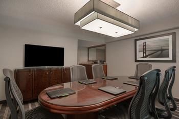 Hotel Embassy Suites San Francisco Airport - Burlin
