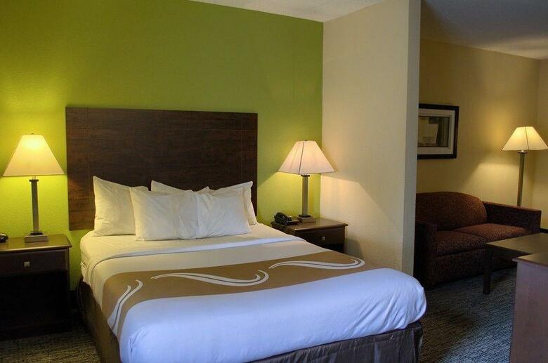 Hotel Quality Inn & Suites