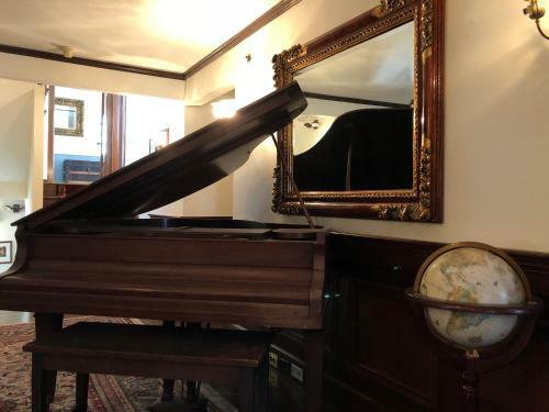 Ivy Manor Inn Bed And Breakfast