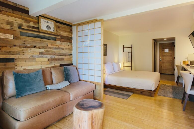 Bed & Breakfast Inn At Moonlight Beach