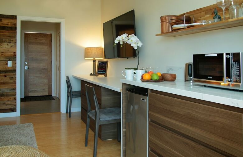 Bed & Breakfast Inn At Moonlight Beach