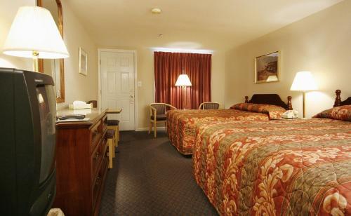 Studio East Motel