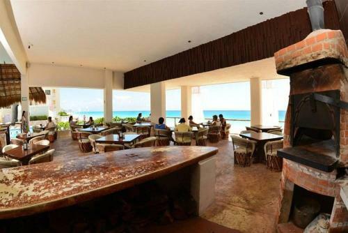 Cancun Plaza Condo Apartment