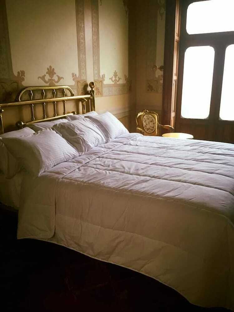 Albergue Leonora Hostal