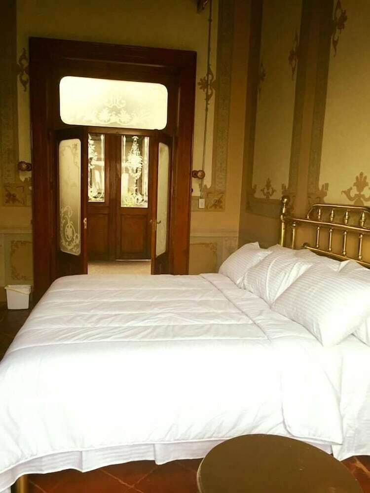 Albergue Leonora Hostal