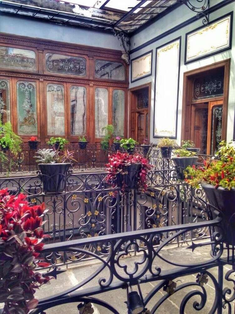 Albergue Leonora Hostal