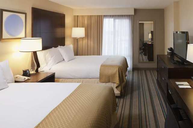 Doubletree Hotel And Conference Center Chicago North Shore
