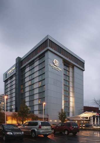 Doubletree Hotel And Conference Center Chicago North Shore