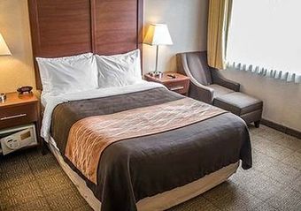 Hotel Comfort Inn & Suites West