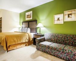 Hotel *quality Inn & Suites*