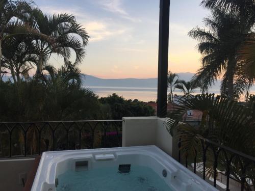 Hotel Lindo Ajijic Bed & Breakfast