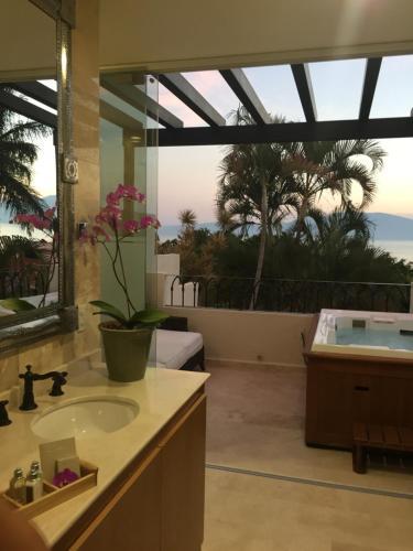Hotel Lindo Ajijic Bed & Breakfast
