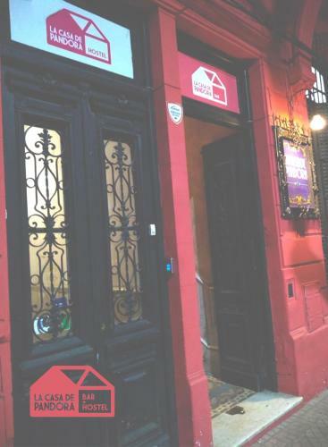 Hostal Hostel La Casa De Pandora & Cafe-bar