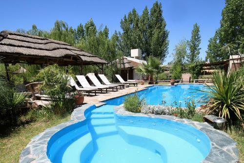 Hotel Caba�as El Pueblo Escondido