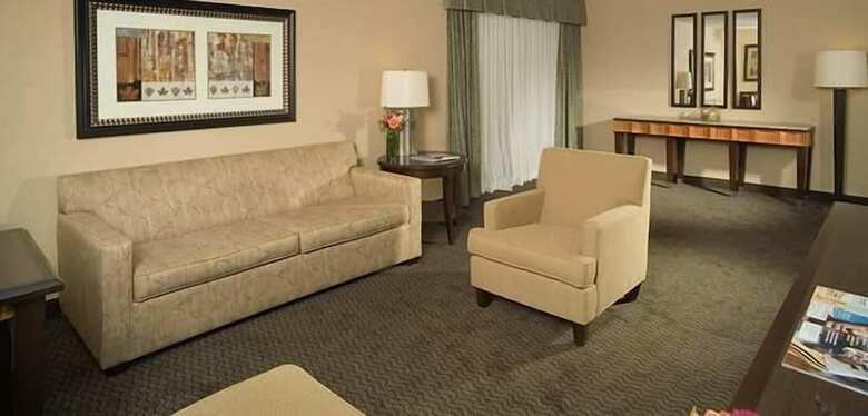Hotel Embassy Suites Birmingham