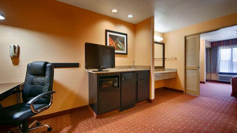 Hotel *best Western Carlton Suites*