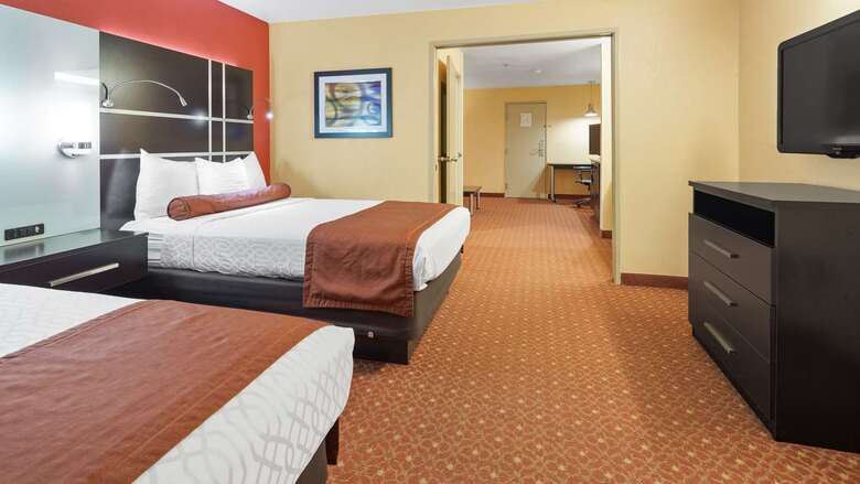 Hotel *best Western Carlton Suites*