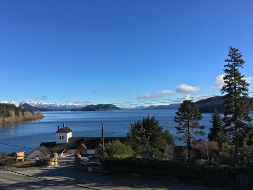 Hostal Bonita Lake House - Hostel & Bungalows