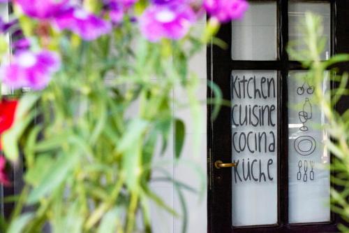 Hostal Bonita Lake House - Hostel & Bungalows