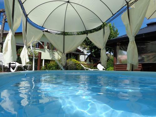 Lodge Caba�as Rancho Unelen