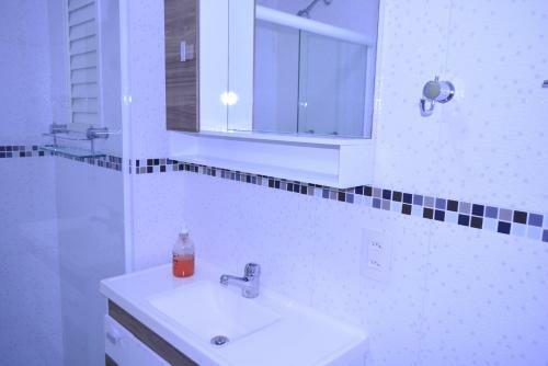 Apartamento Enseada Lado Praia