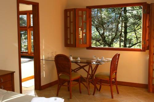 Hostal Pousada Chal� Da Floresta